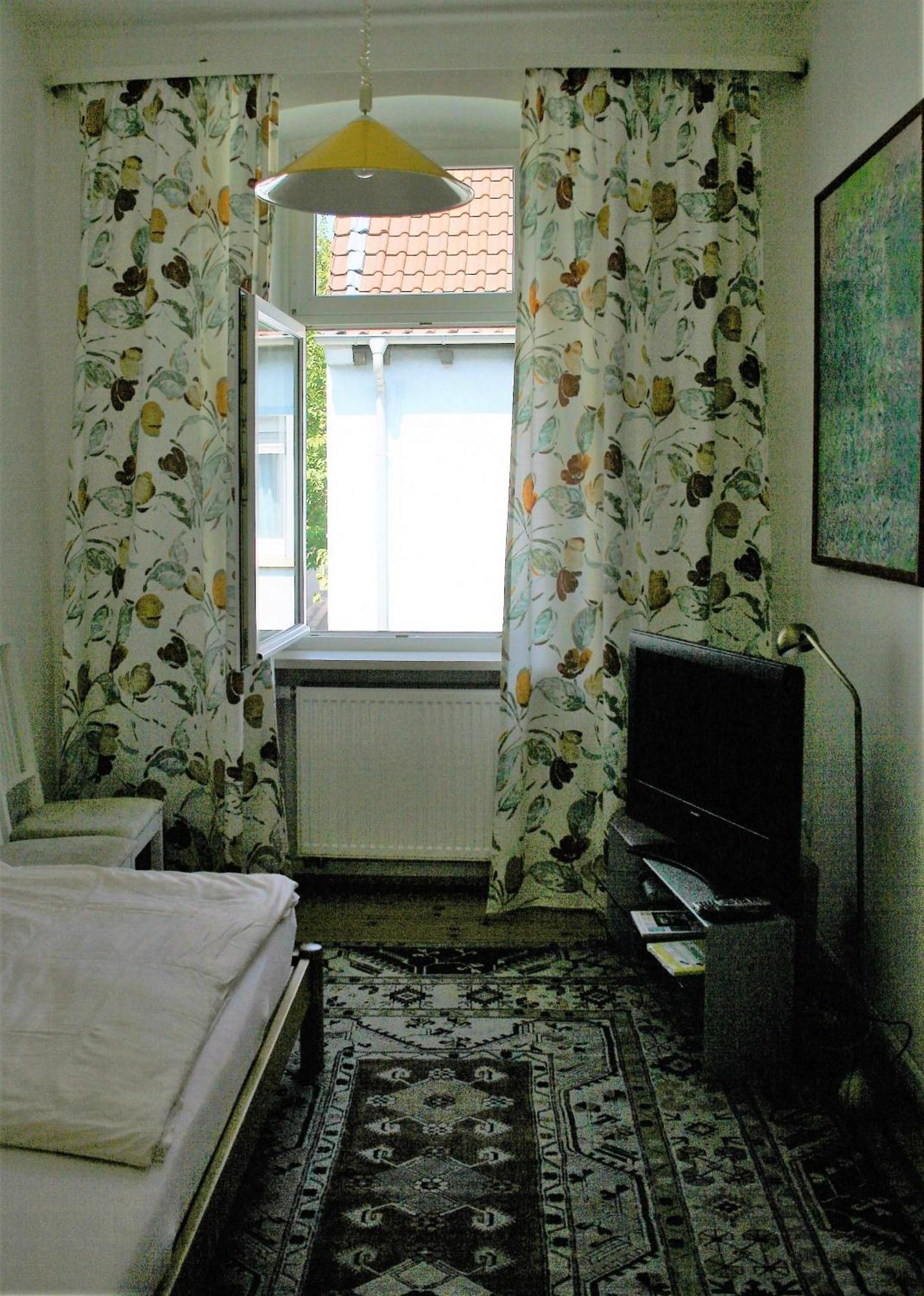 Kleiner Herrenhof Worms Luaran gambar
